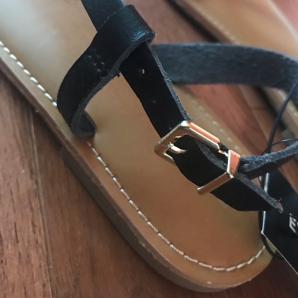 Express Sandals 🖤 - Picture 12 of 16